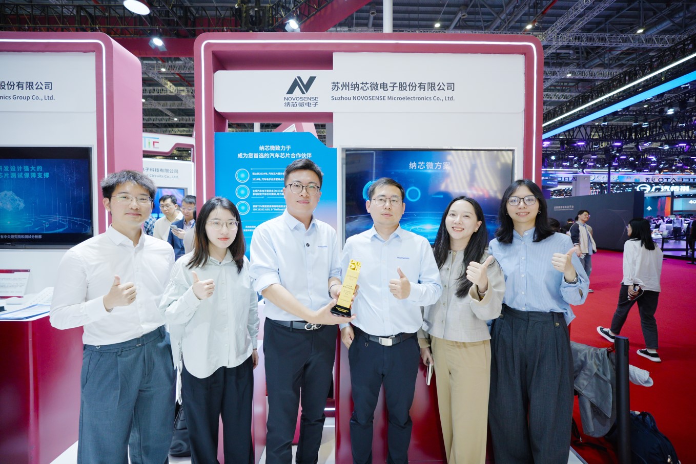 3377官网亮相2025上海车展，斩获“年度影响力汽车芯片”大奖